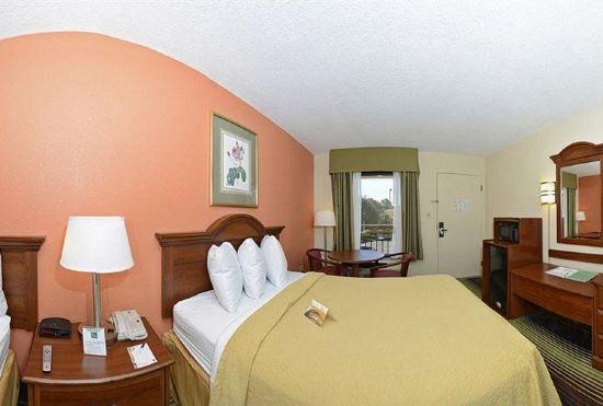 Hotel Quality Inn University