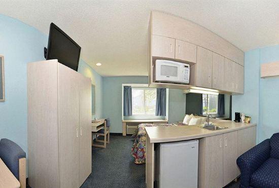 Гостиница Quality Inn & Suites Myrtle Beach Near Outlets