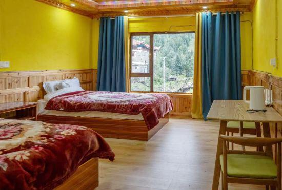 Гостиница Moon Lake Jiulin Jingshe B&B
