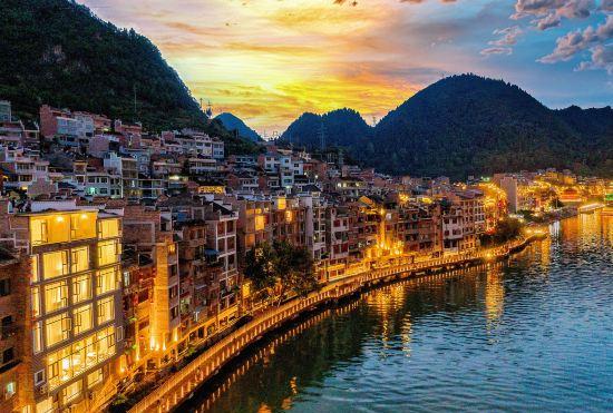 Hotel Zhenyuan Mountain Fenghesheng View Homestay