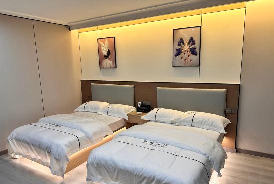 Гостиница Zhenxiong Pengcheng Hotel