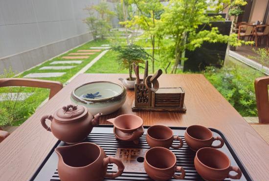 Jingchen Hotel (Leshan Zhanggongqiao Food Street Branch)