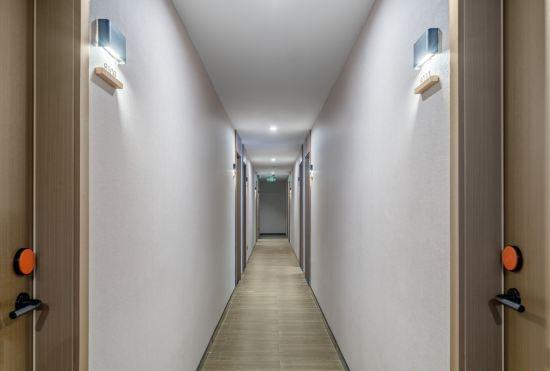 Cloud View Hotel