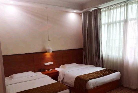 Гостиница Yuetu Business Hotel