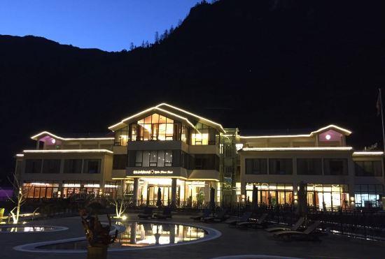 Hotel Golden Phoenix Resort