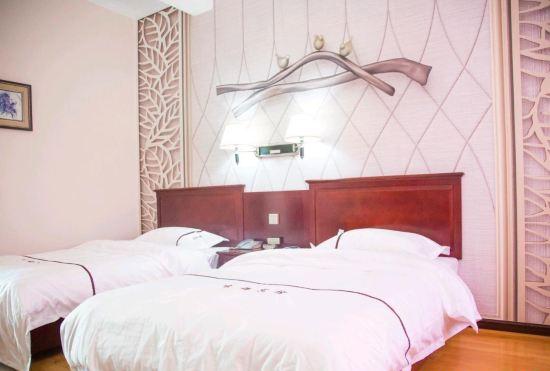 Shiping Jixiang Hotel