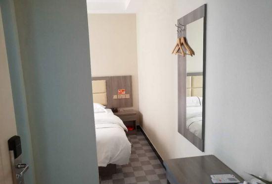 Гостиница Feidong Zhongcheng Express Hotel