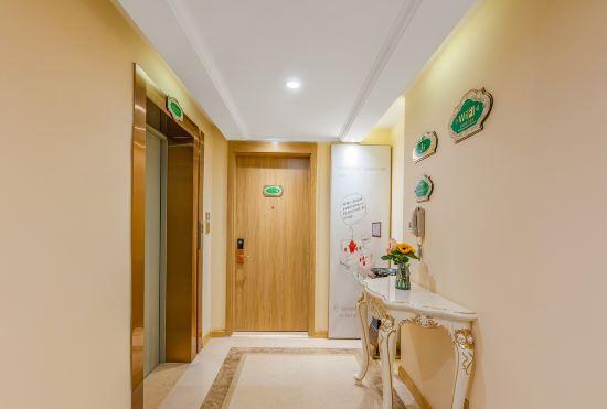 Гостиница Three good hotels in Vienna (Zhengding international airport store)