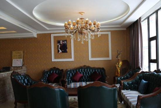 Гостиница Dingyi Hotel Hongyuan