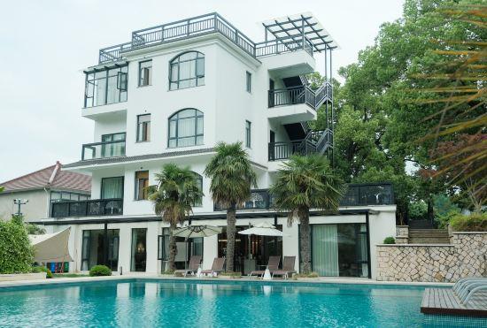 Hotel Yinye Moganshan Design Aesthetics Pool Resort Homestay