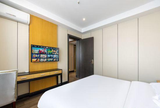 Гостиница Super 8 Collection Hotel (Huanghe Mother Sculpture Xiaoxihu Subway Station)