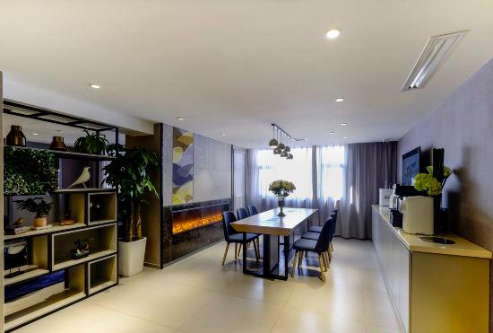 Homeinn Selected Hotel (Changsha Wuyi Square IFC Center Branch)