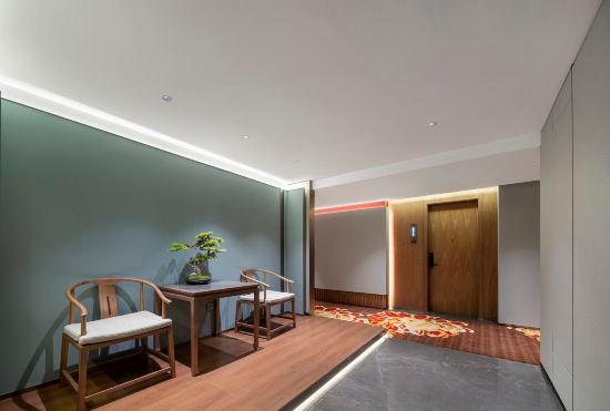 Qianna Hotel (Zhengda International Plaza Branch, Longmen High speed Railway Station, Luoy