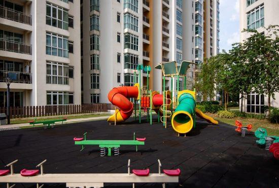 Гостиница Comfy 3BR Apt @ KSL Daya Near IKEA Tebrau, Parking