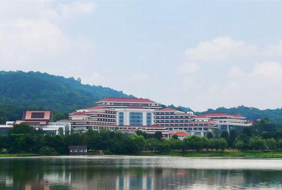 Hotel Huitang Hot Spring Resort