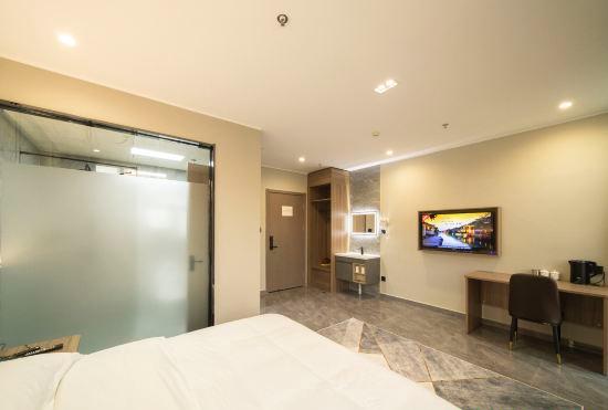 Snail Business Hotel (Jiaxing Pinghu East Lake Scenic Area Branch)