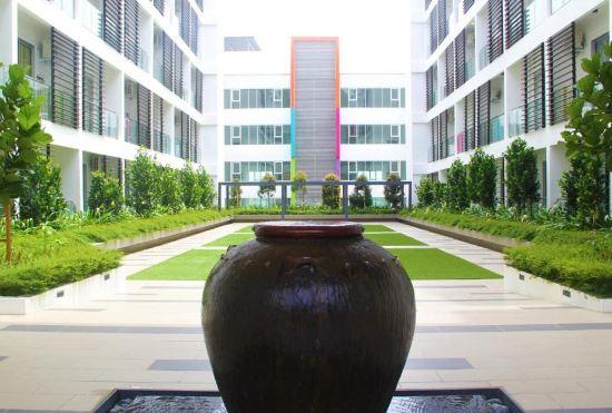 Hotel Aeropod Cactus Rail Suite With Balcony - Kota Kinabalu