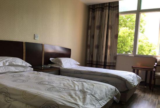 Pinghu hong danyang hotel
