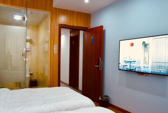 Гостиница Xbd Internet Hotel (Wuhan Optics Valley Textile University Shop)
