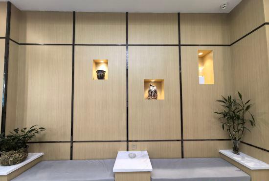 YUN BO LIGHT LUXURY HOTEL