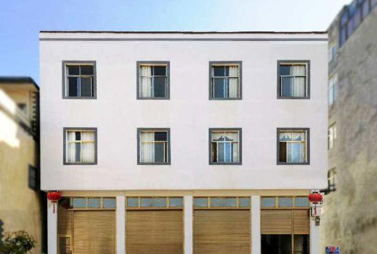 Гостиница Luoping Manman Inn