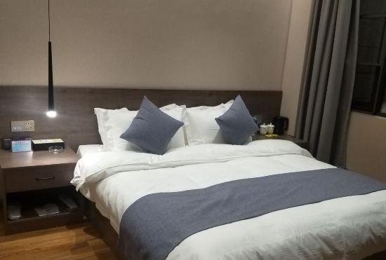 Гостиница Zhenxiong Mansi Series Hotel