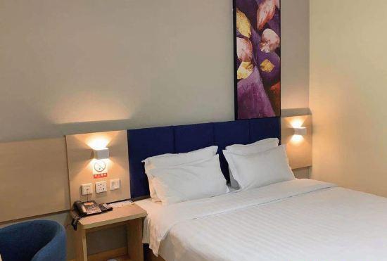 Гостиница 7 Days Inn (Danyang Railway Station Wu Yue Plaza)