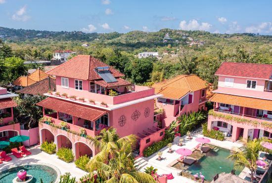 Гостиница PinkCoco Uluwatu - Constant Surprises & for Cool Adults Only
