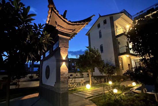 Гостиница Dali Shuanglang Yunshang Bieyuan