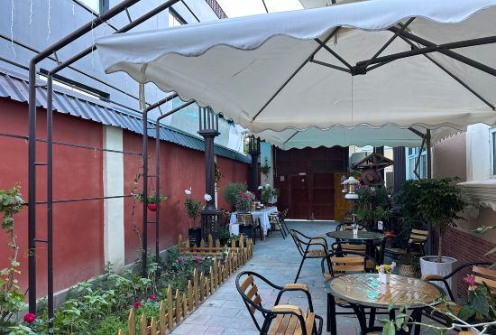 Гостиница Yining qiezhan courtyard