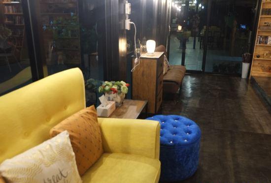 Гостиница The Sun Resort Ratchaburi