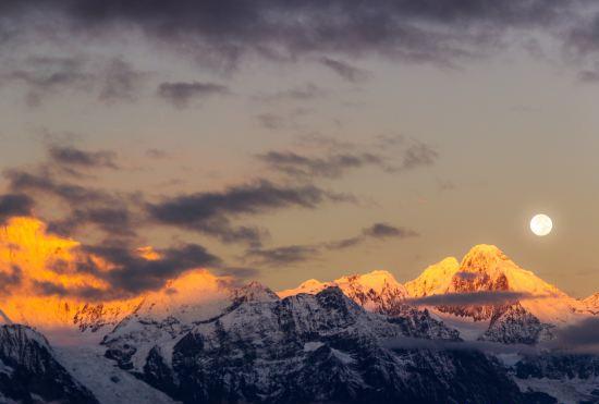 Гостиница Promise of the snow mountain