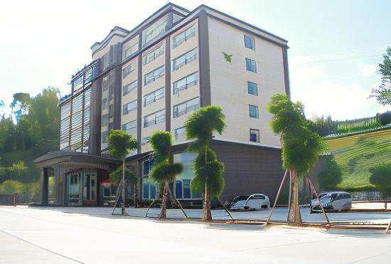 Phoenix Hill Hotel Dongguan (Golf Course Shop)
