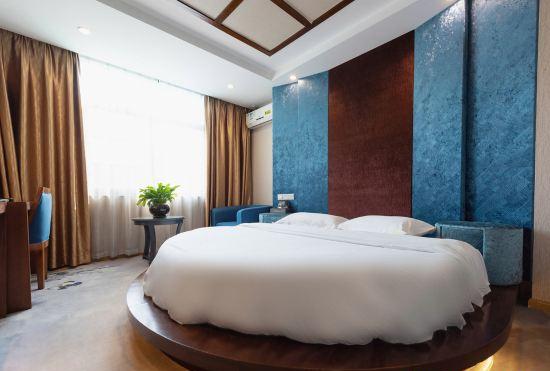 Гостиница Jiatai Hotel (Kunming Honghui Hospital Yuantongshan Subway Station)