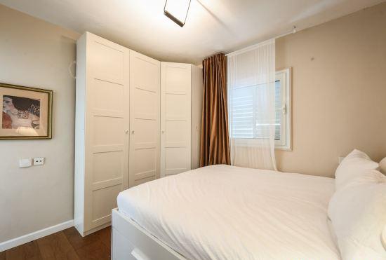 Гостиница Radiant 1BR Apt w Parking by Sea N' Rent