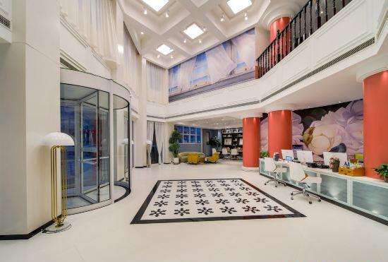 Huaqian Mingyue Hotel (Zhengzhou Xinzheng Zijing Mountain South Road Branch)